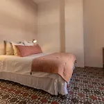 Semesterbostad Maison Esme - Charm & Authenticity