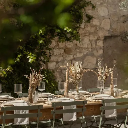 Maison Esme - Charm & Authenticity *